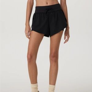 Vuori Daily Speed Short 2.5" NWT